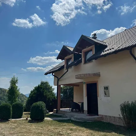 Vikendica U Srcu Bjelasnice ヴィラ Trnovo